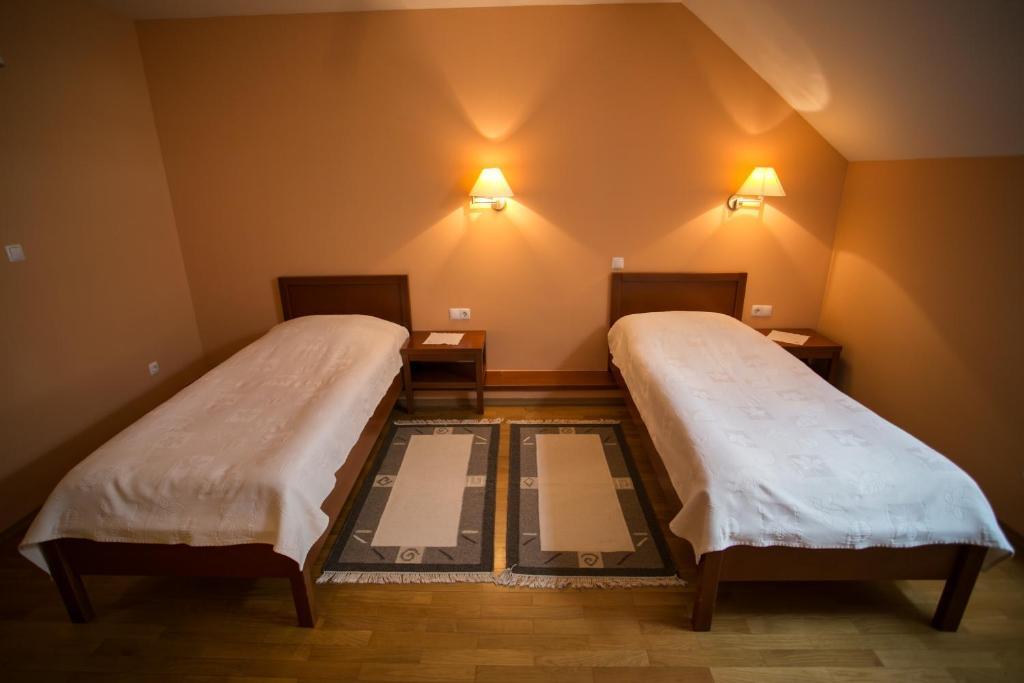 Pri Zabarju Bed & Breakfast Ljubljana Hotell Rum bild