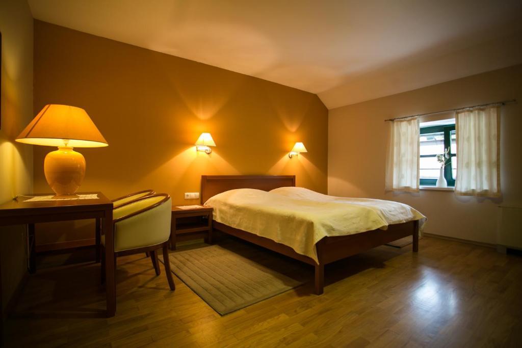 Pri Zabarju Bed & Breakfast Ljubljana Hotell Exteriör bild