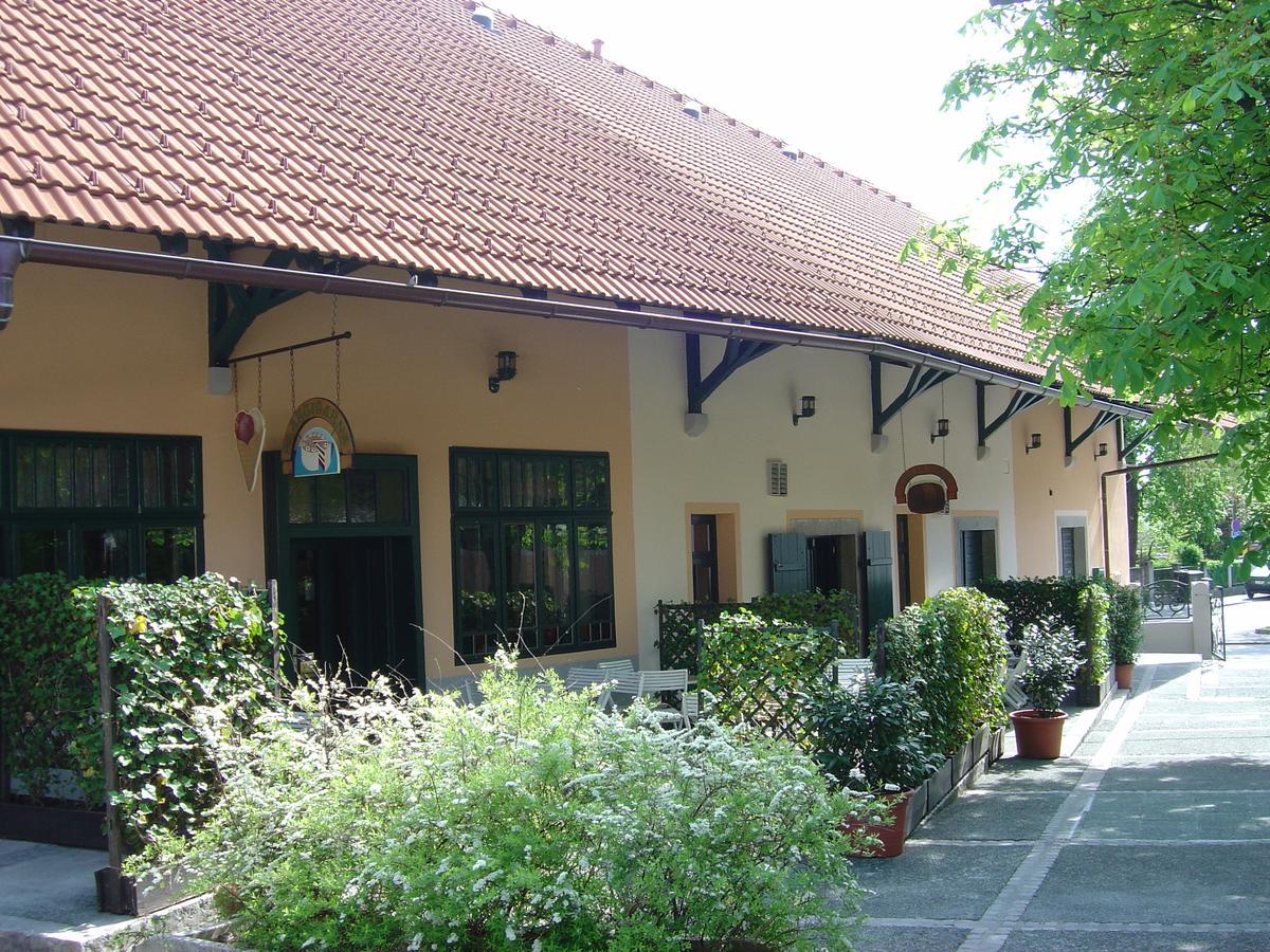 Pri Zabarju Bed & Breakfast Ljubljana Hotell Exteriör bild